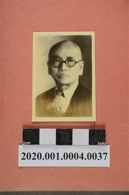 管理組蔡滄洲肖像照 (共2張)