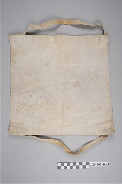 黃陳梅麗助產用白色秤重托盤 (共2張)