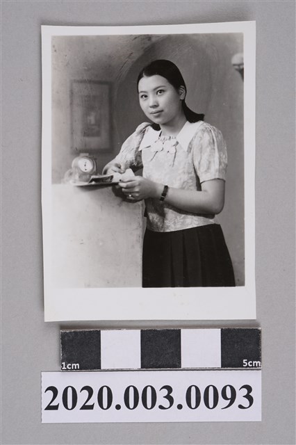 黃陳梅麗沙龍照之1 (共2張)