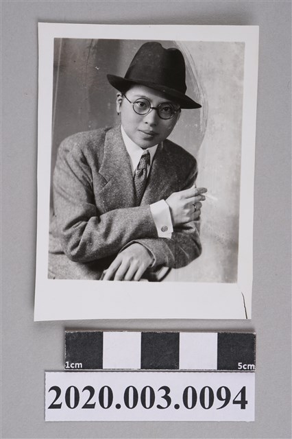 黃陳梅麗沙龍照之2 (共2張)