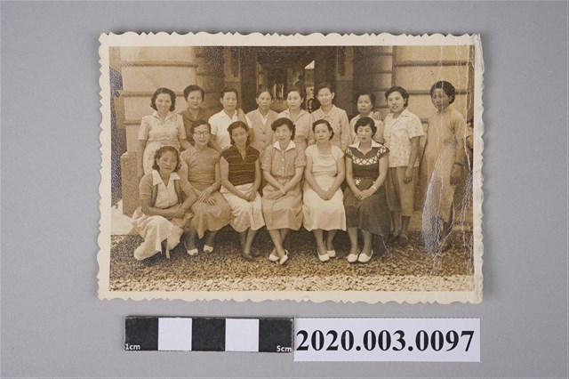 光復後第一次講習會合照之2 (共2張)