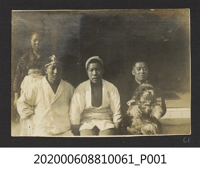 三男一女合照 (共1張)