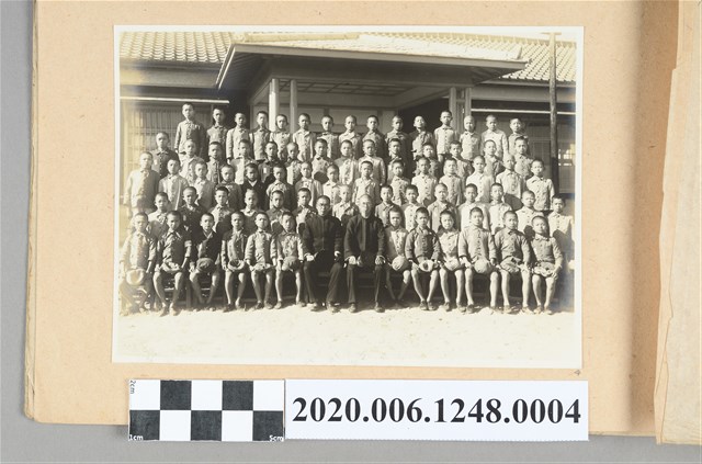 六年二組合照 (共3張)