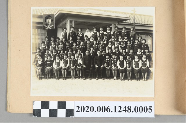 六年三組合照 (共3張)