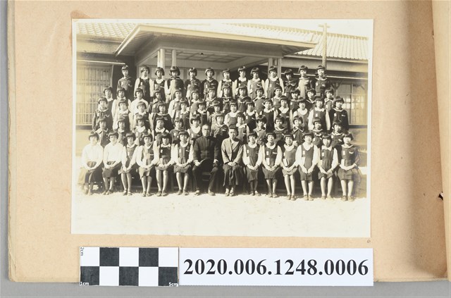 六年四組合照 (共3張)