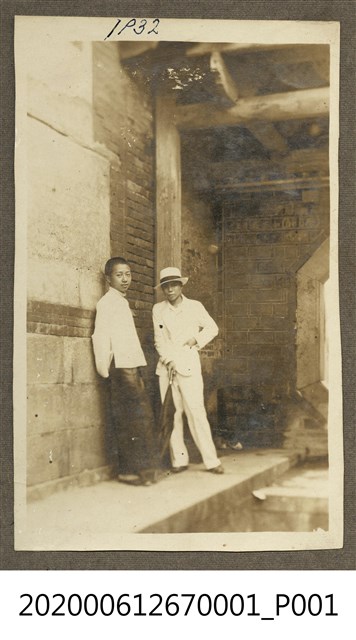 二男合照 (共1張)