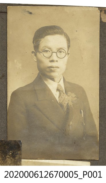 男子獨照 (共1張)