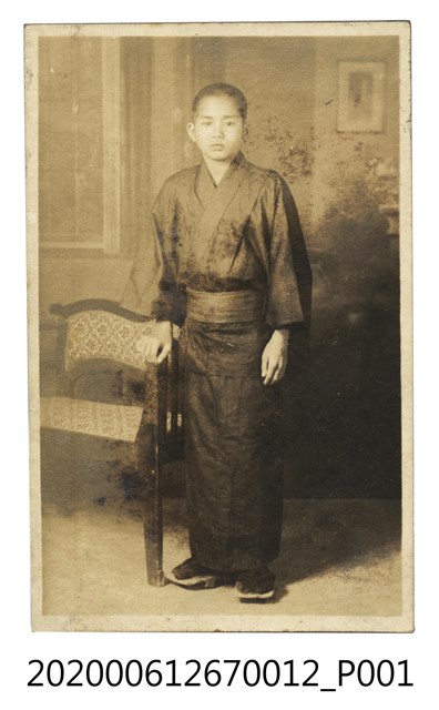 男子獨照 (共1張)