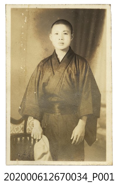 男子獨照 (共1張)