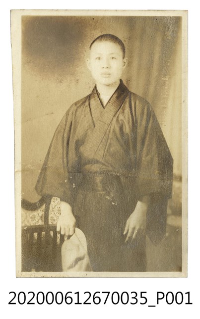 男子獨照 (共1張)