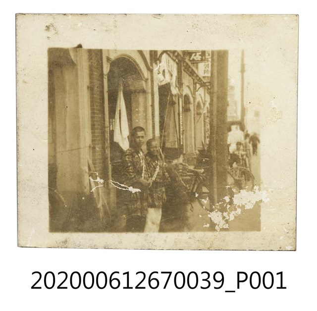 二男合照 (共1張)