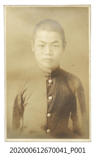 男子獨照 (共1張)