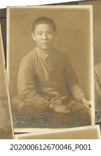 男子獨照 (共1張)