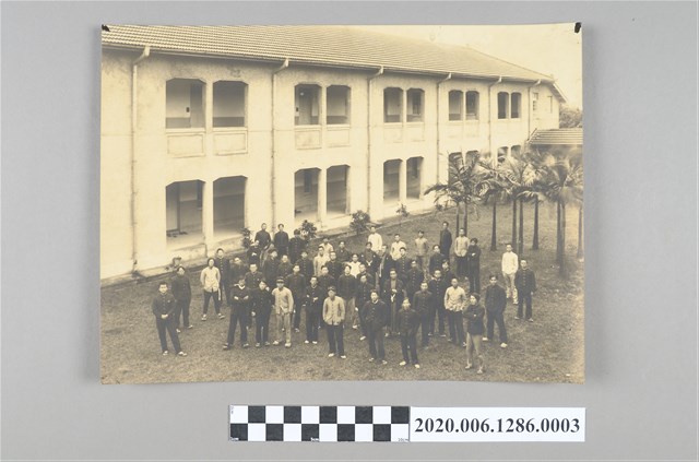 「高等學校」校園合影 (共3張)