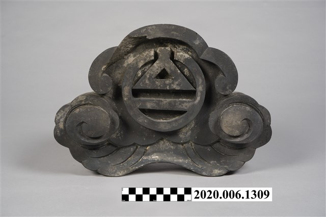 【美品】大迫力　鬼瓦 臺灣銀行建築物鬼瓦- 藏品資料- 國立臺灣歷史博物館典藏網