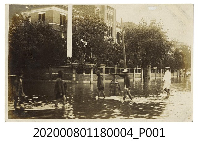 街道淹水照其三 (共2張)