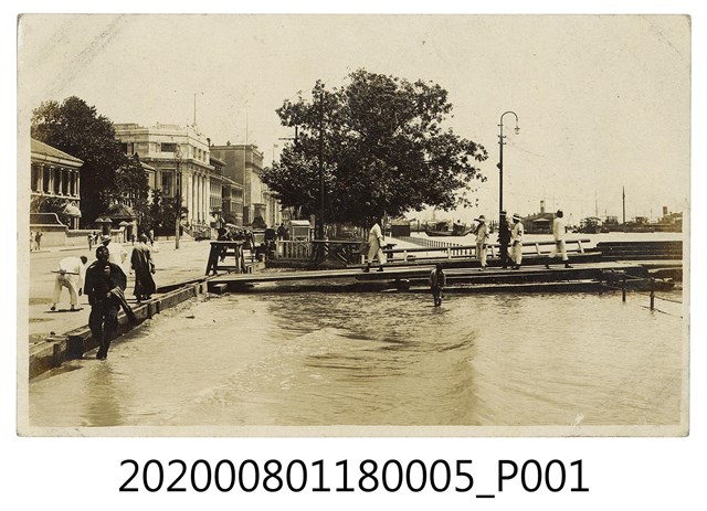 街道淹水照其四 (共2張)