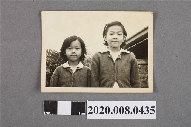 二女童合照 (共2張)