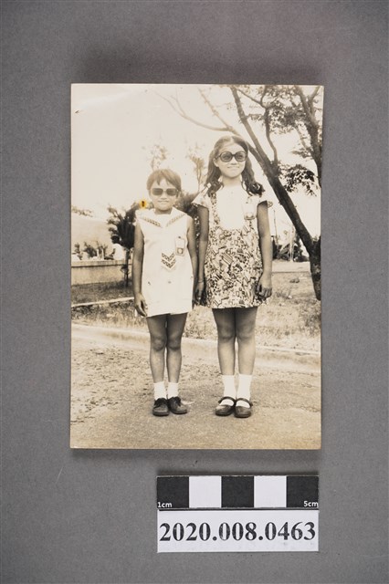 二女童合照 (共2張)