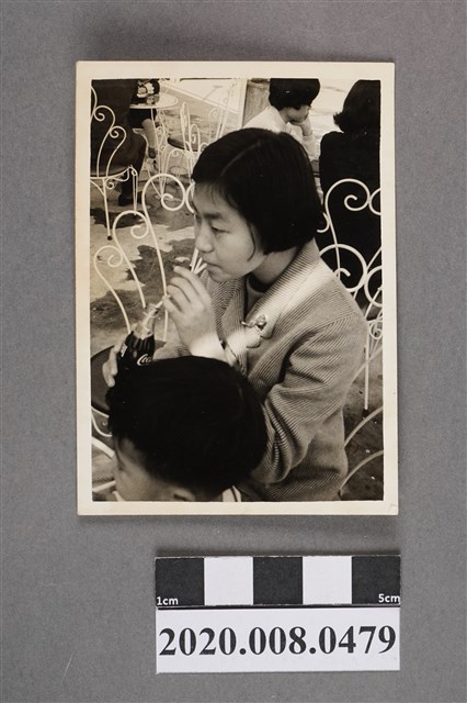 女子生活紀錄 (共2張)