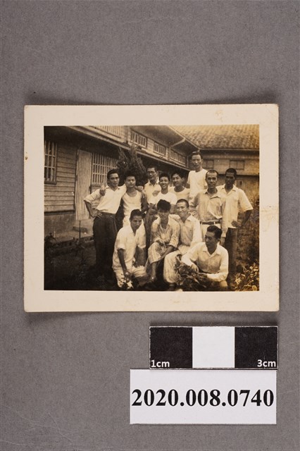 男子團體照 (共2張)