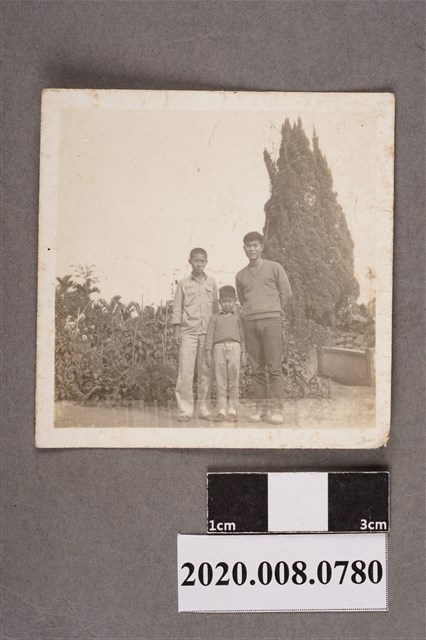 3名男子合照 (共2張)