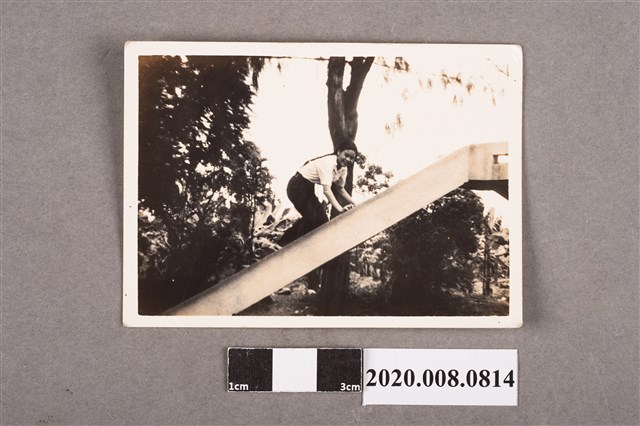 女子遊玩照 (共2張)