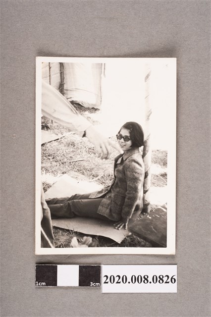 女子獨照 (共2張)