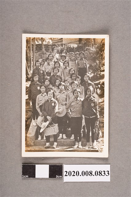 女子團體照 (共2張)