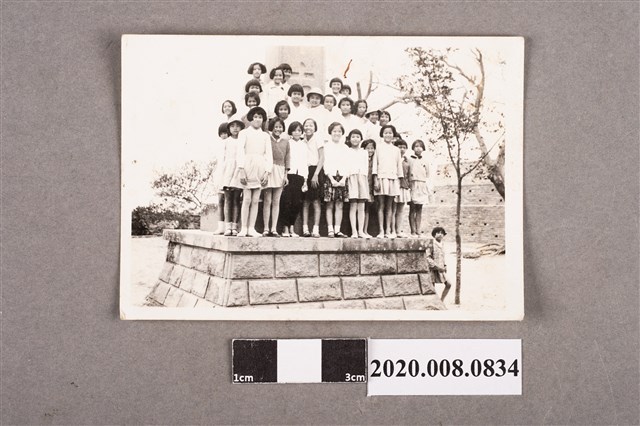 女子團體照 (共2張)