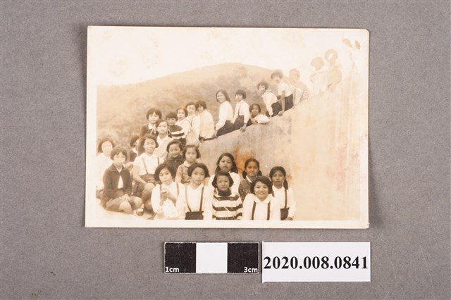 女子團體照 (共2張)