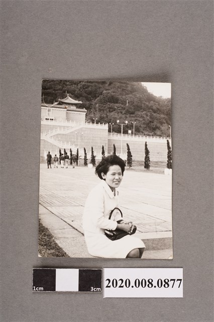 女子獨照 (共2張)