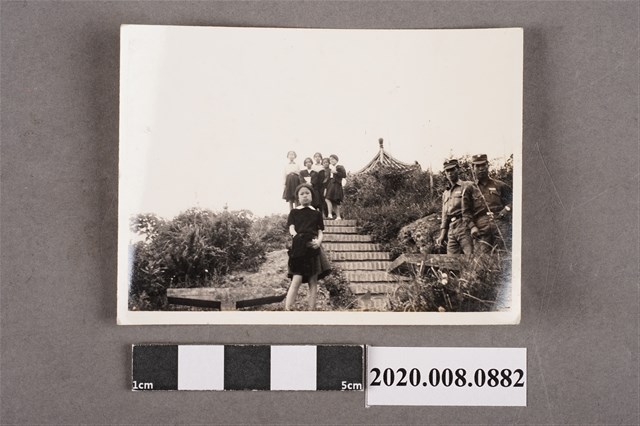 6名女子合照 (共2張)