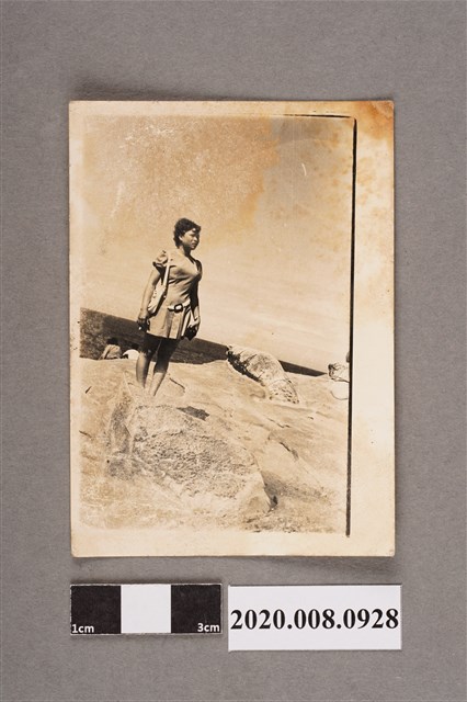 女子獨照 (共2張)