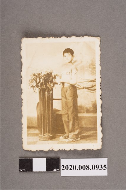 男子獨照 (共2張)