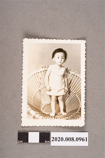 孩童獨照 (共2張)