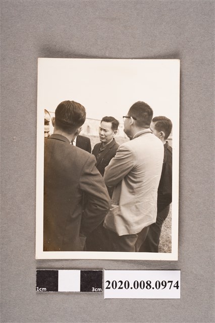 多人討論一景 (共2張)