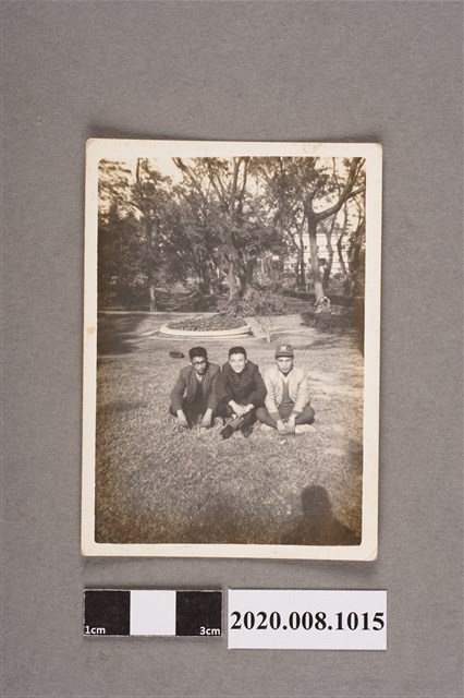 3名男子合照 (共2張)