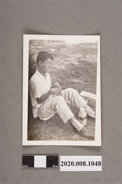 男子獨照 (共2張)