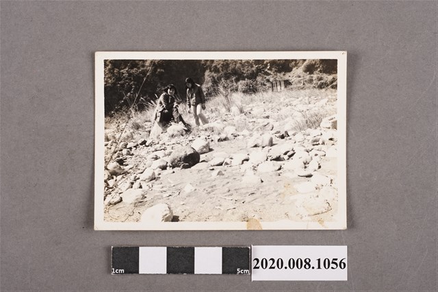 2名女子獨照 (共2張)