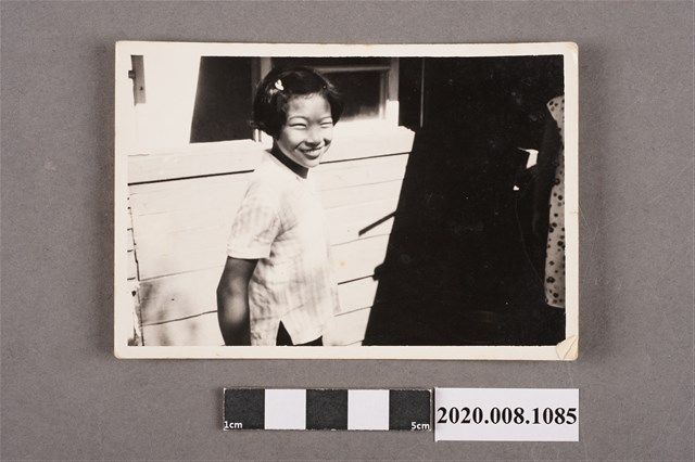 女子獨照 (共2張)