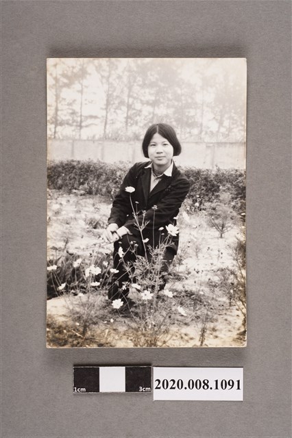 女子獨照 (共2張)