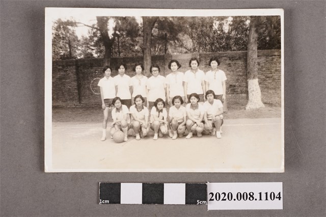 女子團體合照 (共2張)