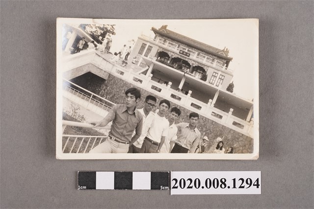 多人於澄清湖水族館合照 (共2張)