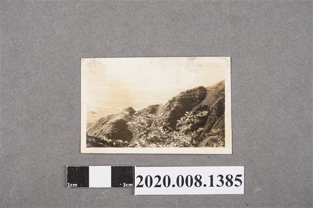 山中一景 (共2張)