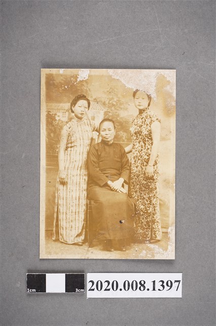 3名女子合照 (共2張)