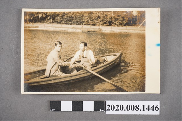 2名男子划船合照 (共2張)