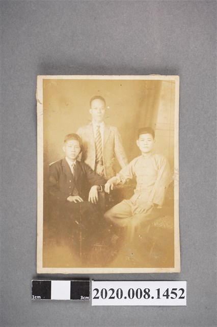 3名男子合照 (共2張)