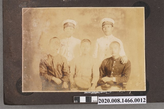 4名男子合照 (共2張)