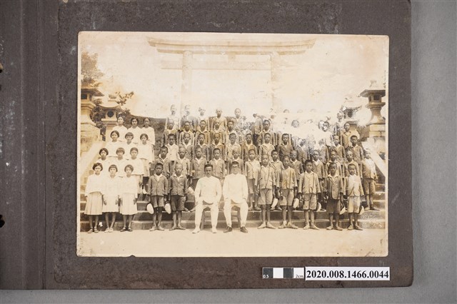 鳥居前團體照 (共2張)